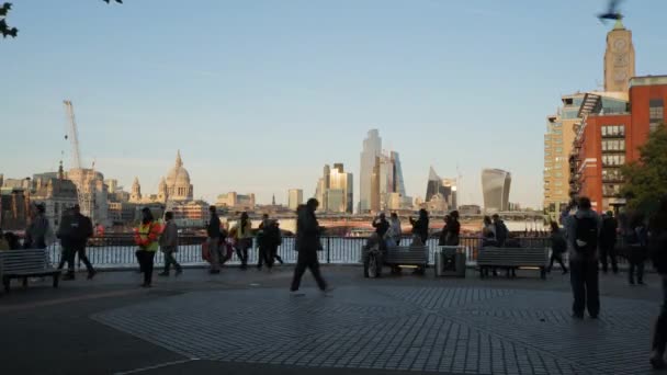 Queen Elizabeth Lying State Queue Progresses Banks Thames River Sun — Stock Video