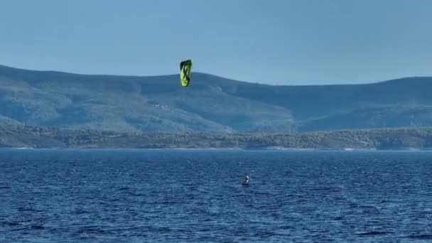 Kite Surfing Zlatni Rat Beach — Stock Video