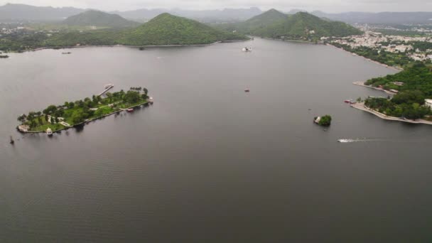 Luftkissen Einem Schnellboot Auf Einem Großen See Udaipur Indien — Stockvideo