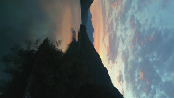 Kanadai Nature Mountain Háttér Alatt Színes Naplemente Harrison River Brit — Stock videók