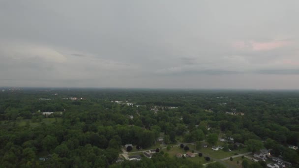 Luftaufnahme Einer Kleinen Stadt Auf Dem Land Bei Sonnenuntergang Szenische — Stockvideo