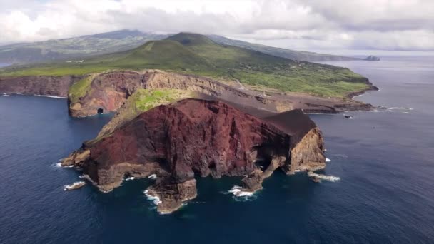 Farol Ponta Dos Capelinhos Nas Ilhas Vulcânicas Portuguesas Dos Açores — Vídeo de Stock
