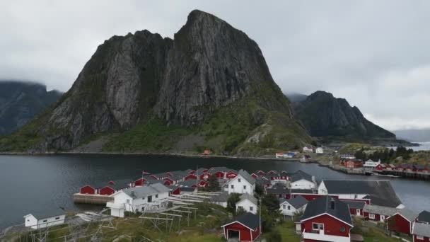 Flying Classical Traditional Fisher Village Hamnoy Lofoten Norway Classic Red — Stock Video