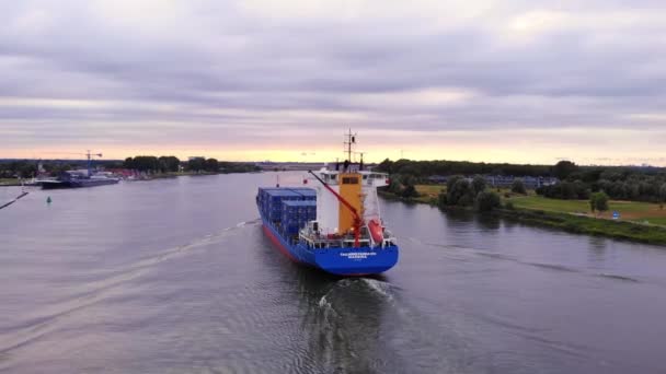 Rear Shot Tailwind Panda Container Ship Cruising Oude Maas Nederland — Stockvideo