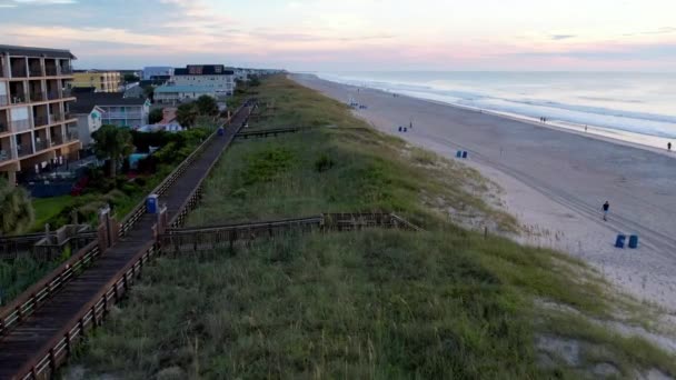 Strandpromenad Och Havre Vid Soluppgången Längs Carolina Beach Norra Carolina — Stockvideo