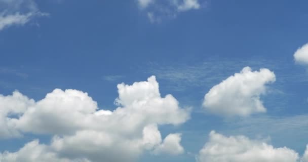 График Красивого Голубого Неба Облаками Яркий Солнечный День Перемещения Фона — стоковое видео