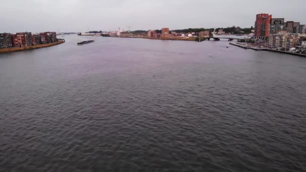 Vista Panorámica Del Barco Carga Candesso Navegando Medio Del Tranquilo — Vídeo de stock