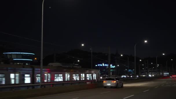 Linje Seoul Tunnelbanetåg Anländer Till Dongjak Tunnelbanestation Natten — Stockvideo