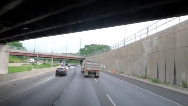 Pov Camión Conduciendo Debajo Diferentes Puentes Chicago Illinois — Vídeos de Stock