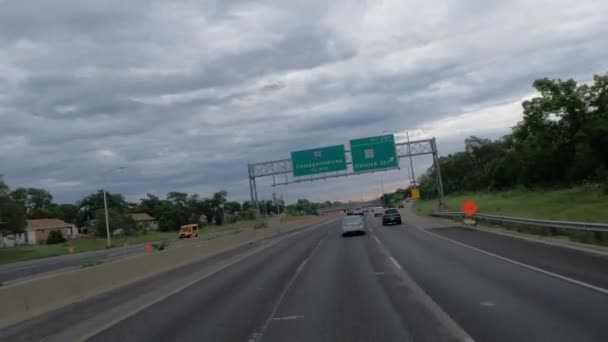 Pov Trucker Ziet Een Andere Auto Rijden Langs Degene Rechterbaan — Stockvideo