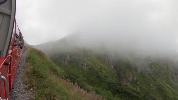 Dimmiga Berg Och Berömda Resmål Brienz Rothorn Tåg Schweiz — Stockvideo