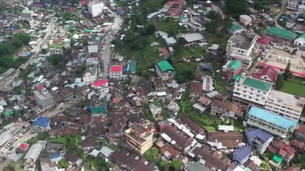 Kohima Şehrinin Hava 360 Görüntüsü Binalarla Arabalarla Dolu — Stok video