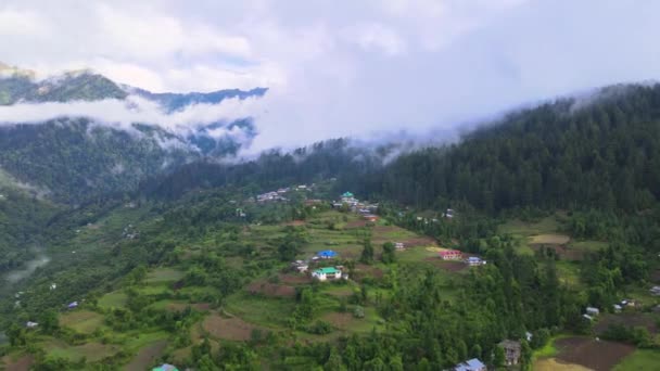 Drone Shot Cloudy Sainj Valley Himachal Pradesh Κοντά Στο Manali — Αρχείο Βίντεο