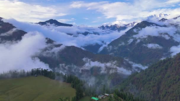 Drone Tiro Vale Nebuloso Sainj Himachal Pradesh Perto Manali Kasol — Vídeo de Stock