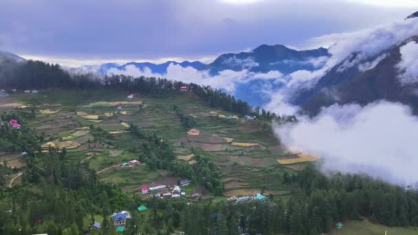 Drone Tiro Vale Nebuloso Sainj Himachal Pradesh Perto Manali Kasol — Vídeo de Stock