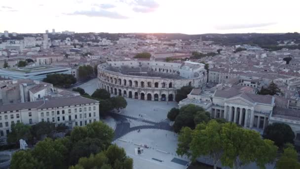 Αεροφωτογραφία Του Arena Nimes Στο Ηλιοβασίλεμα Γαλλία Πετώντας Προς Πίσω — Αρχείο Βίντεο
