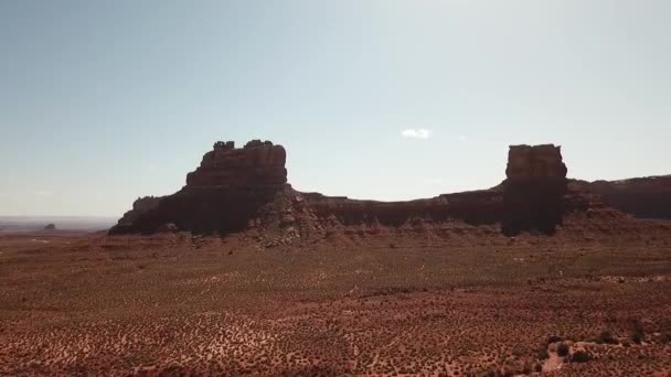 Dron Letí Nad Údolím Bohů Během Dne Směrem Buttes Horkému — Stock video