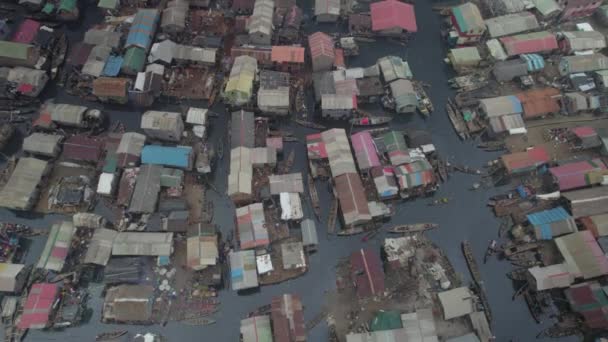 Lagos Nijerya Etrafında Kanolar Olan Bir Gecekondu Mahallesine Inşa Edilmiş — Stok video