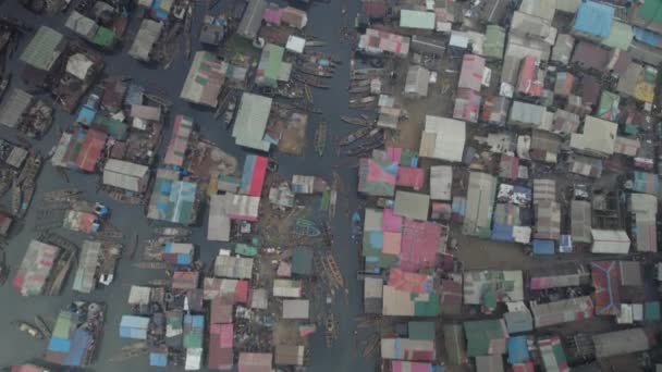 Huizen Gebouwd Een Sloppenwijk Met Kano Hen Heen Lagos Nigeria — Stockvideo