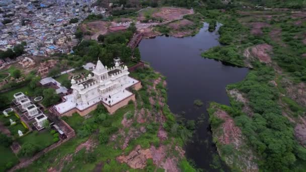 Jaswant Thada Cenotaph Jodhpur Lake Com Dolly Back Tilt Revelação — Vídeo de Stock