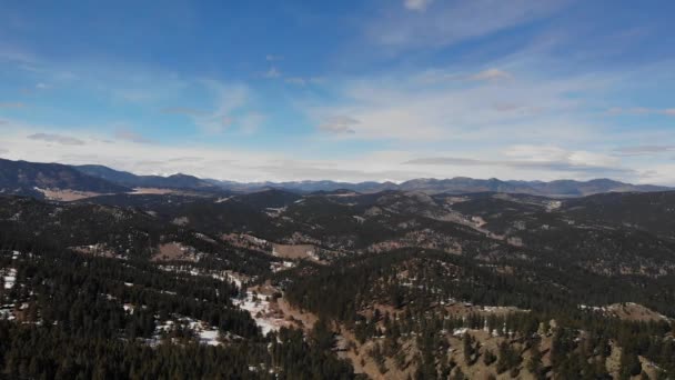Mountain Range Sunny Day Colorado Rocky Mountain Scenery Cinematic Aerial — стокове відео
