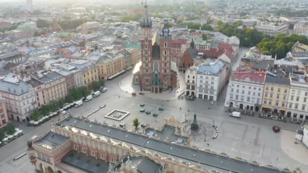 크라코프 시가지에 마리아 바실리카 Marys Basilica 촬영했다 — 비디오