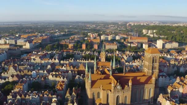 Fotografia Aérea Cinematográfica Revela Gdansk Cidade Velha Basílica Santa Maria — Vídeo de Stock