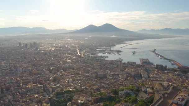 Gündoğumunda Napoli Sant Elmo Kalesi Nin Üstünde Insansız Hava Aracı — Stok video
