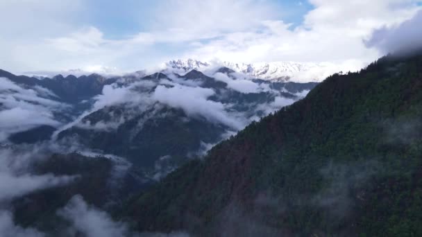 Drone Skott Molnig Sainj Valley Himachal Pradesh Nära Manali Kasol — Stockvideo