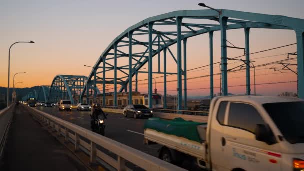 Bahn Und Autoverkehr Auf Der Dongjak Brücke Seoul Vor Einer — Stockvideo