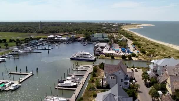 Passeggeri Traghetto Lascia Testa Calva Isola Nord Carolina — Video Stock