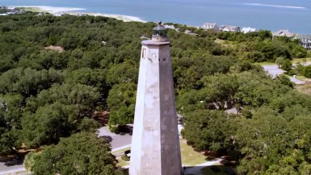 Mosca Aérea Por Viejo Faro Calvo Faro Isla Cabeza Calva — Vídeo de stock