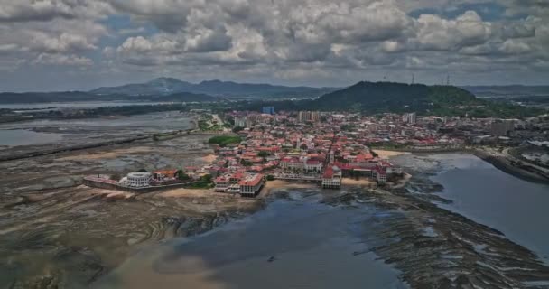 Panama City Aerial V106 Обратный Пролет Захвата Исторического Района Окружении — стоковое видео