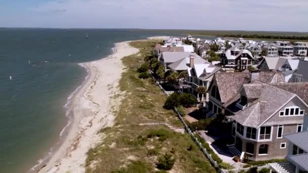 Casas Largo Del Cabo Miedo Costa Del Río Isla Cabeza — Vídeo de stock