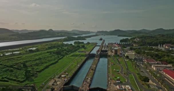 Panama City Luchtvaart Drone Flyover Industriële Attractie Miraflores Sluizen Met — Stockvideo