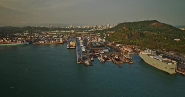 Panama City Aerial V46 Panning View Capturing Port Balboa Large — Stock video