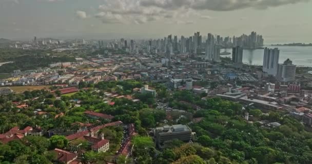 Panama City Luchtfoto V69 Filmische Drone Flyover Ancon Heuvel Boven — Stockvideo
