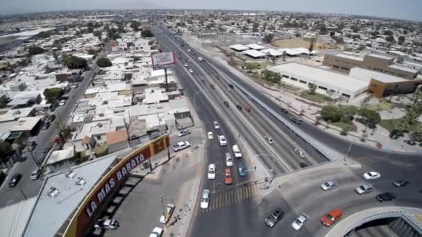 Vista Dron Volando Sobre Una Rotonda — Vídeos de Stock