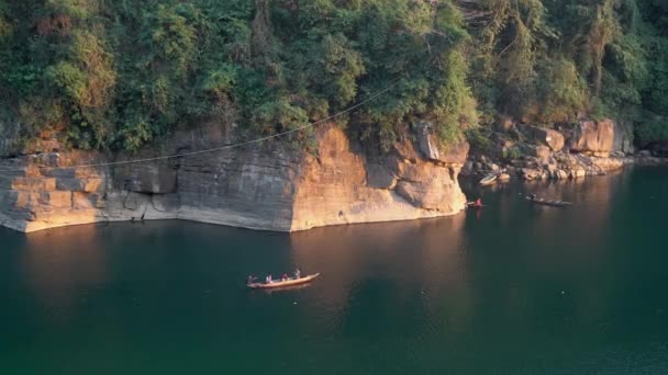 Tourists Boating Wah Umngot Dawki River Meghalaya India Aerial — Stock Video