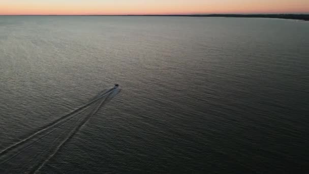 Piccola Barca Jet Sky Che Naviga Sull Oceano Tramonto Attività — Video Stock