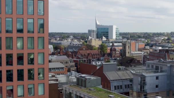 Luftaufnahme Von Büros Gegen Die Skyline Der Stadt Britischen Reading — Stockvideo