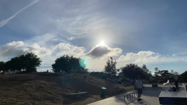 Fechar Até Time Lapse Nuvens Dramáticas Que Movem Através Sol — Vídeo de Stock