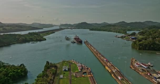 Panama City Aerial V30 Cinematic Drone Flyover Miraflores Locks Pedro — Stock video