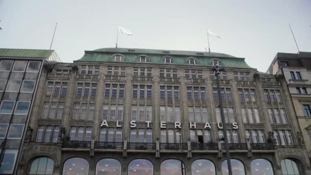 Alsterhaus Hamburg Jungfernstieg Sunny Day Close — Stock Video