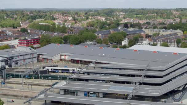 Reading Vereinigtes Königreich Juli 2022 Luftaufnahme Eines Zuges Der Den — Stockvideo