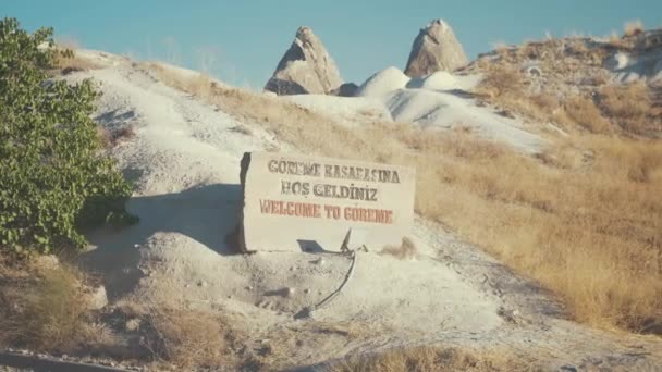 Välkommen Till Goreme Tecken Kända Cappadocia Hot Air Balloon Plats — Stockvideo