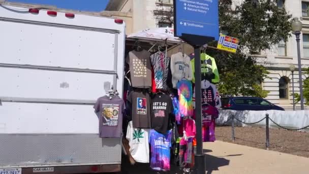 Vendedor Ambulante Washington Camisas Souvenirs Que Venden National Mall — Vídeos de Stock