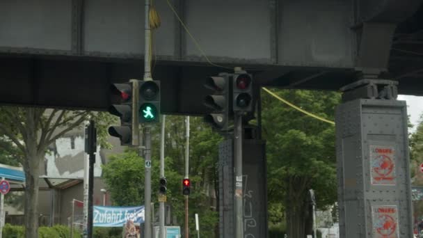 Berlin Ampelmnnchen Traffic Lights Change Green Red Urban Suburb Street — Stock Video