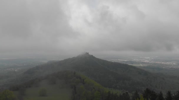 Langsamer Anflug Auf Die Burg Hohenzollern Vom Zeller Horn Eingehüllt — Stockvideo