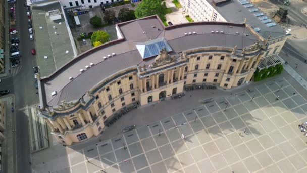 Fantástica Vista Aérea Pedestal Vuelo Abajo Dron Facultad Derecho Universidad — Vídeo de stock